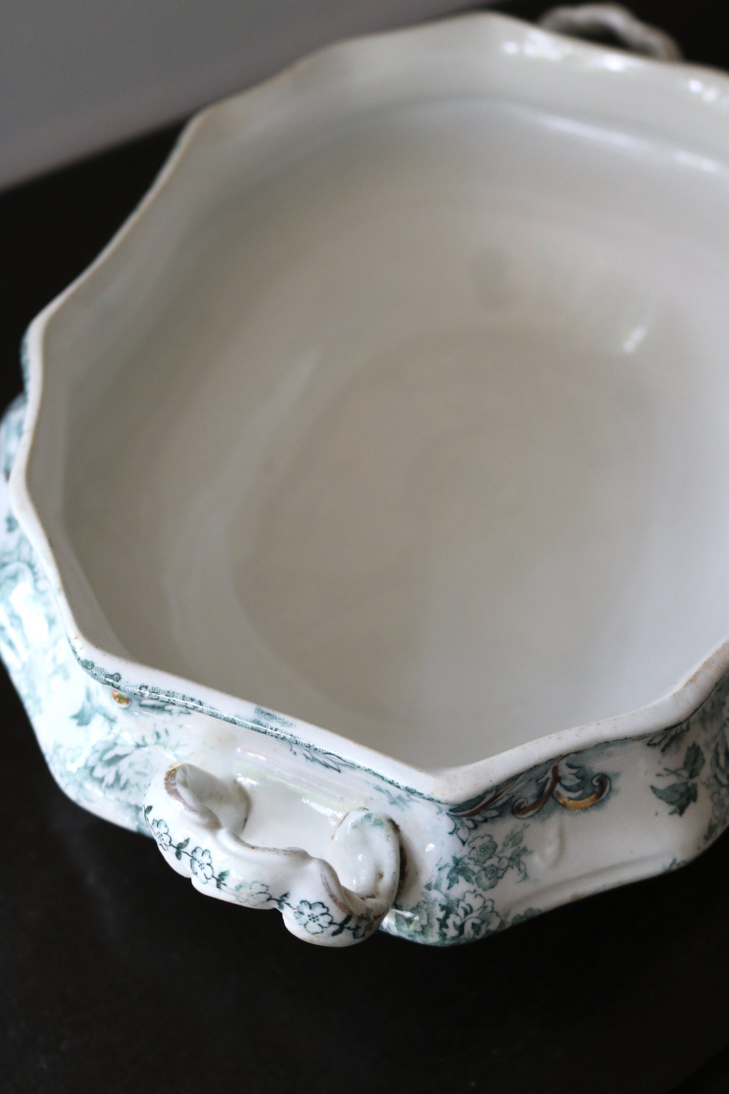 antique Wedgwood transferware tureen 'Elsie'