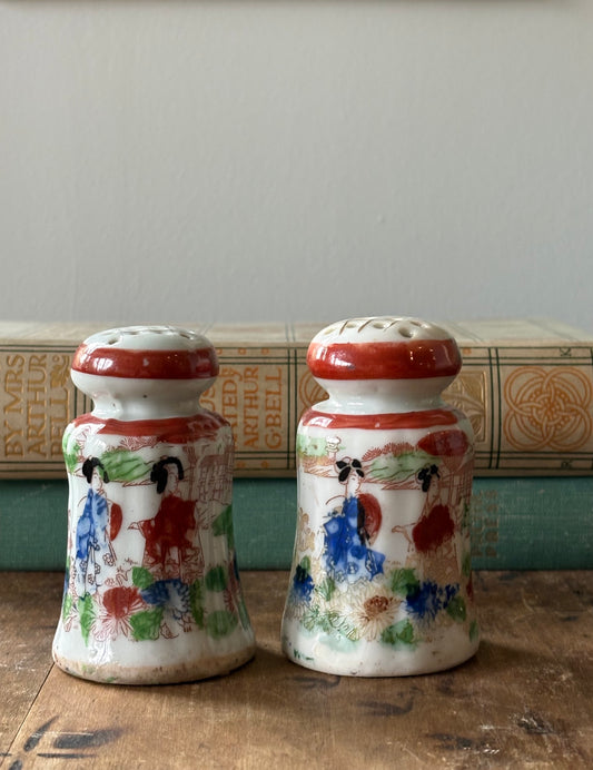 Japanese salt and pepper shakers