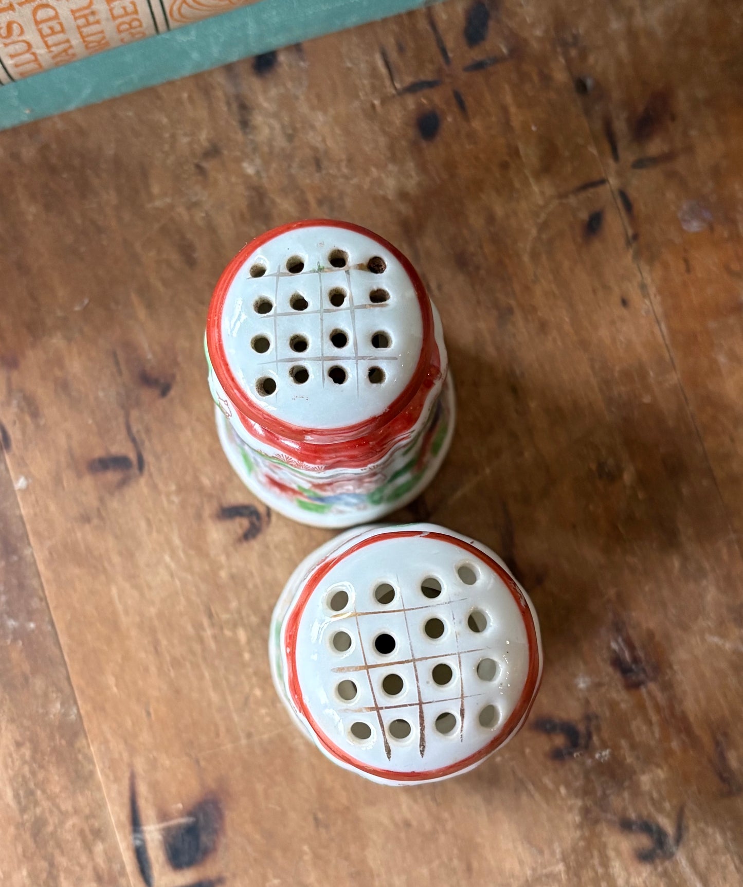Japanese salt and pepper shakers