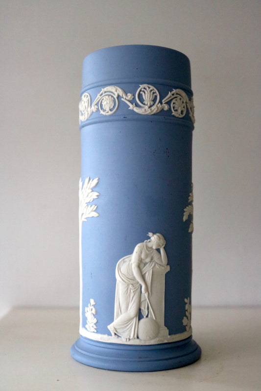 vintage English Wedgwood blue flower vase