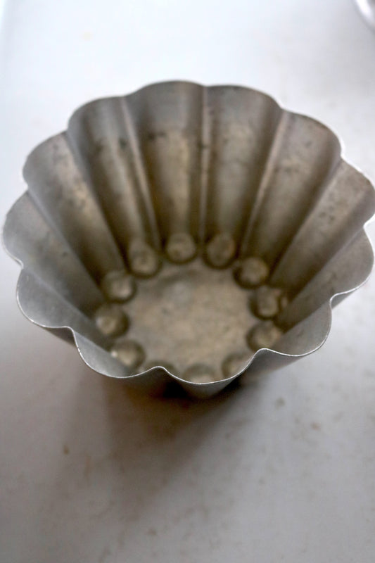 vintage baking brioche cake mould - round and fluted