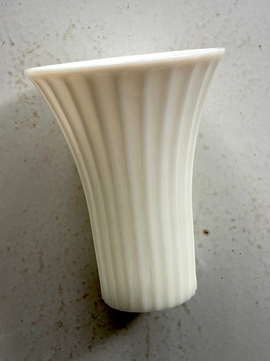 vase en verre opalin vintage