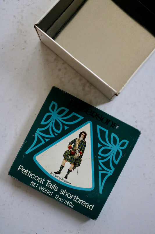 vintage Scottish shortbread cookie tin