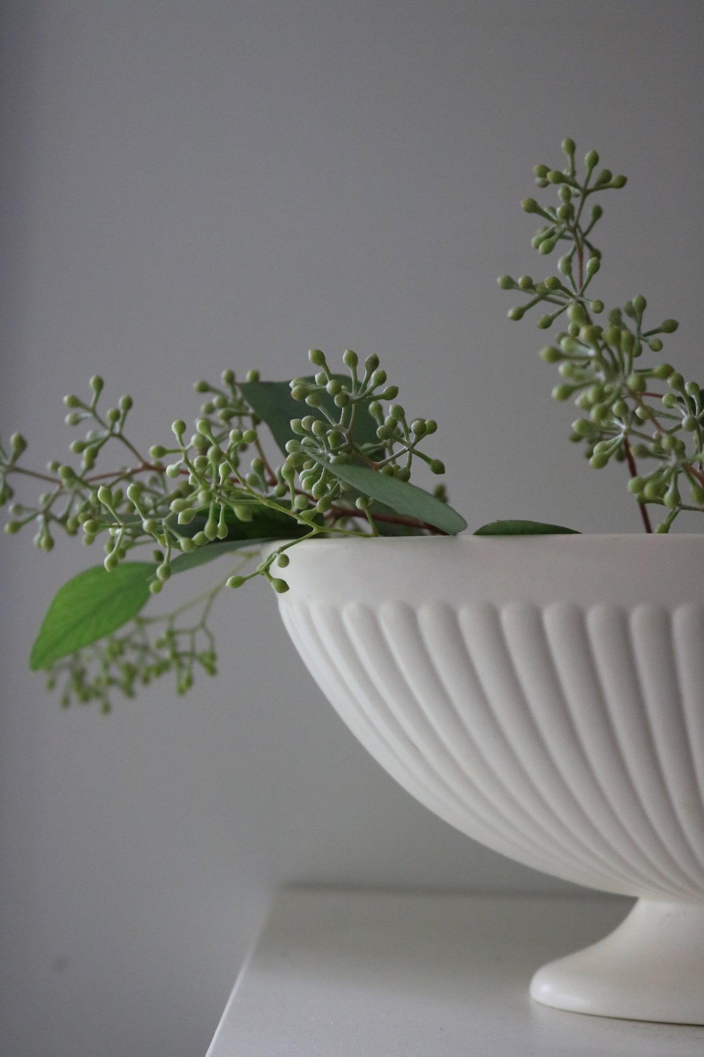 elegant vintage Wedgwood ivory mantle vase