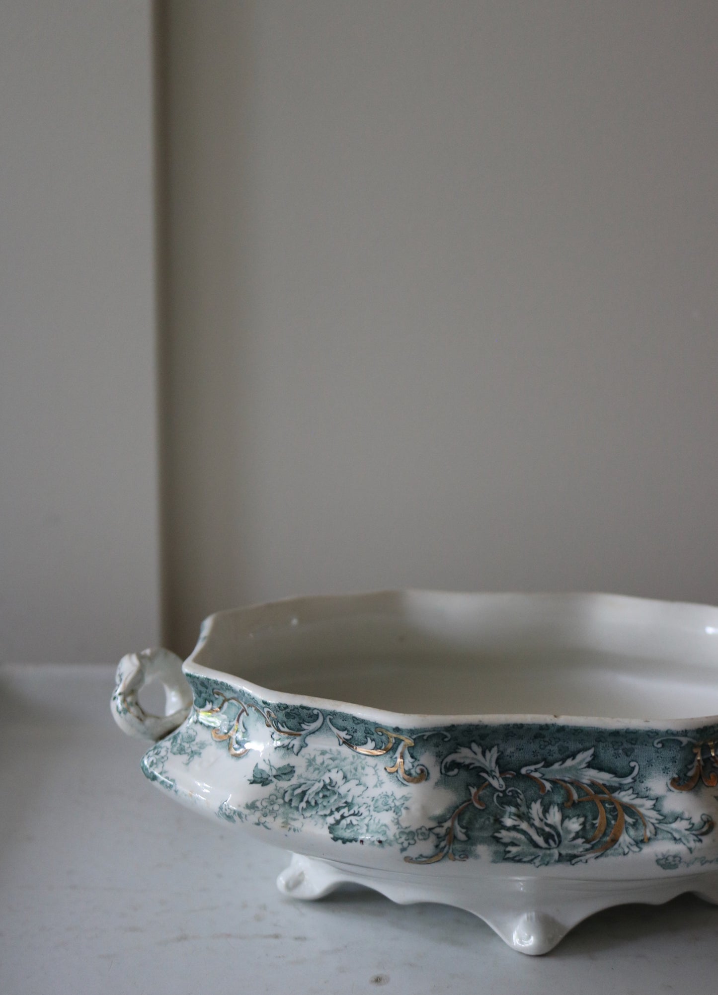 antique Wedgwood transferware tureen 'Elsie'