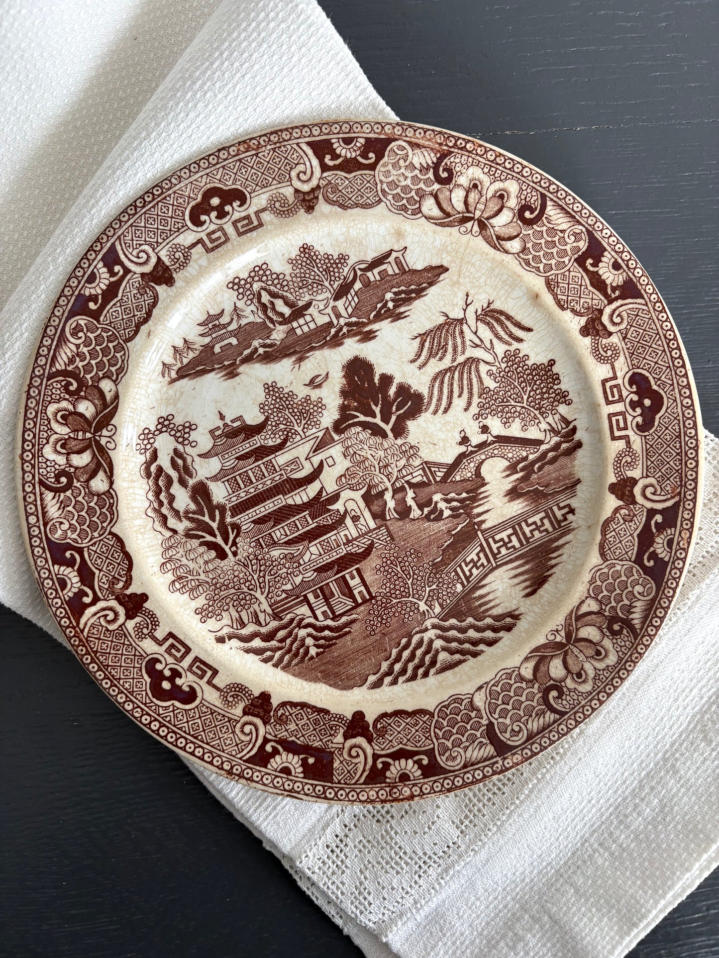 brown willow chinoiserie style transferware plate