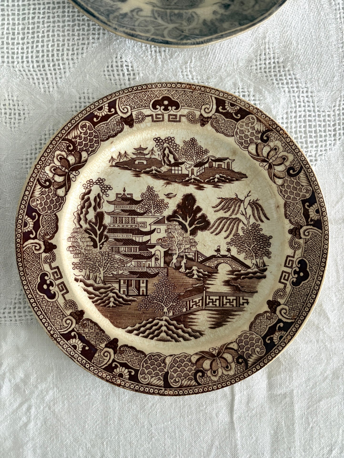 brown willow chinoiserie style transferware plate