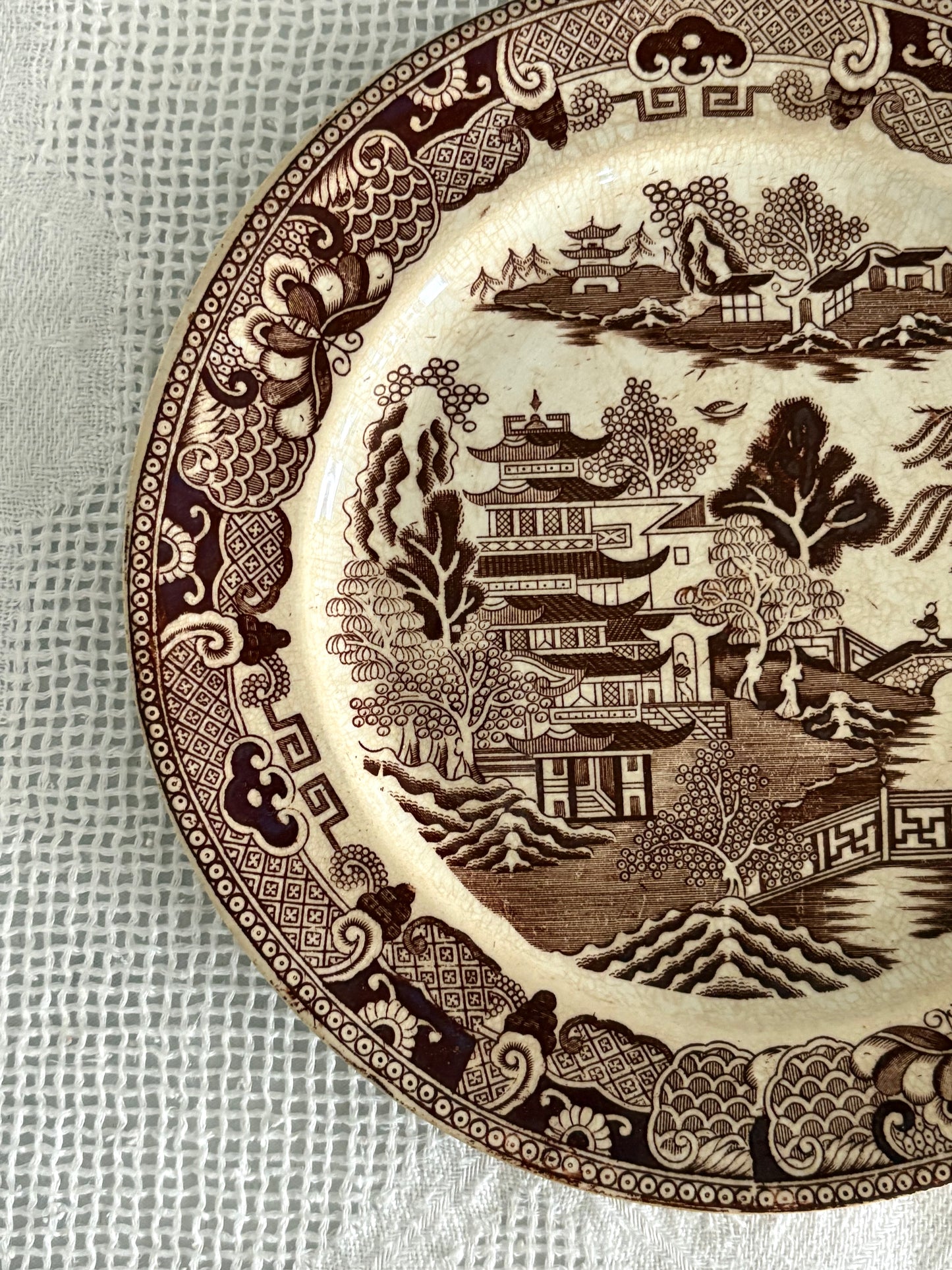 brown willow chinoiserie style transferware plate