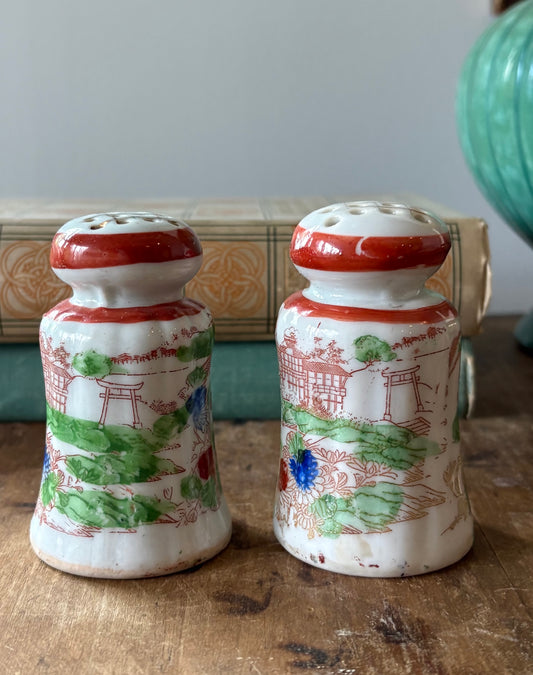 Japanese salt and pepper shakers