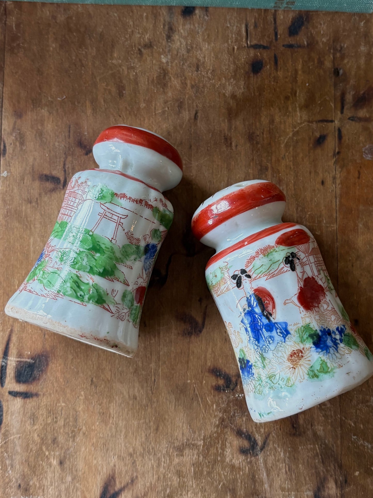 Japanese salt and pepper shakers