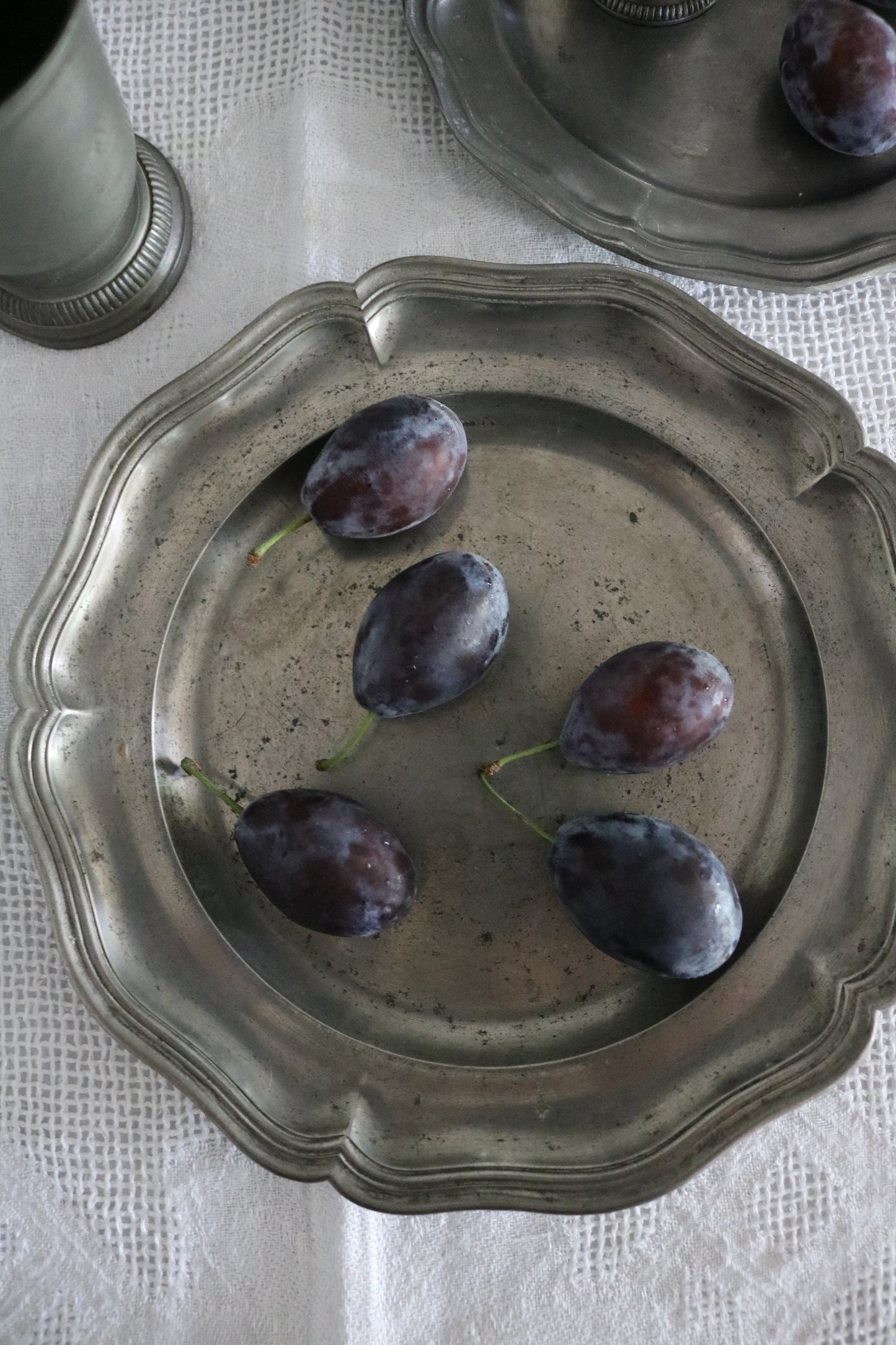 antique Belgian pewter plate made by Robert Pompe