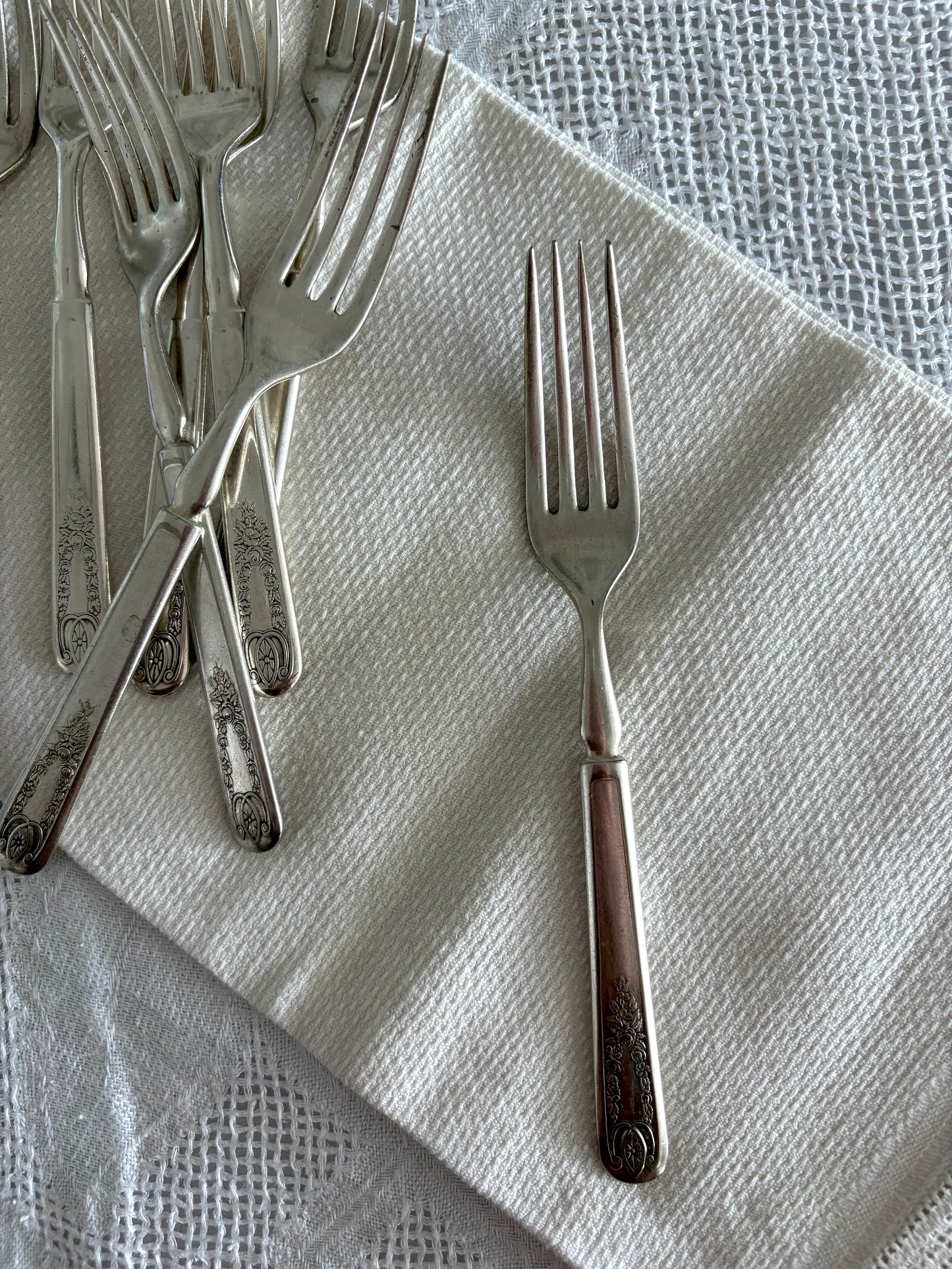 vintage silver plate forks "Old Colony" 1847 Rogers Brothers, set of 8