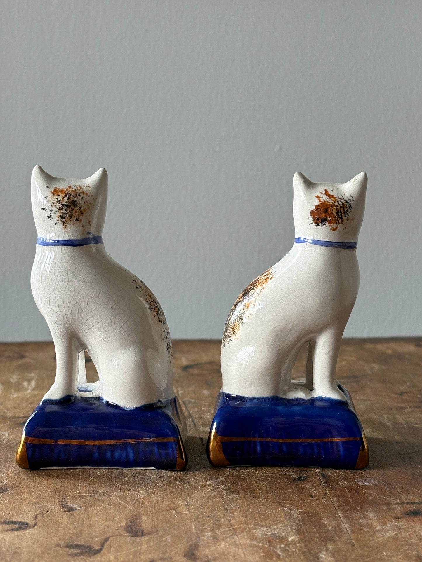 vintage Staffordshire mantel cats - set of 2