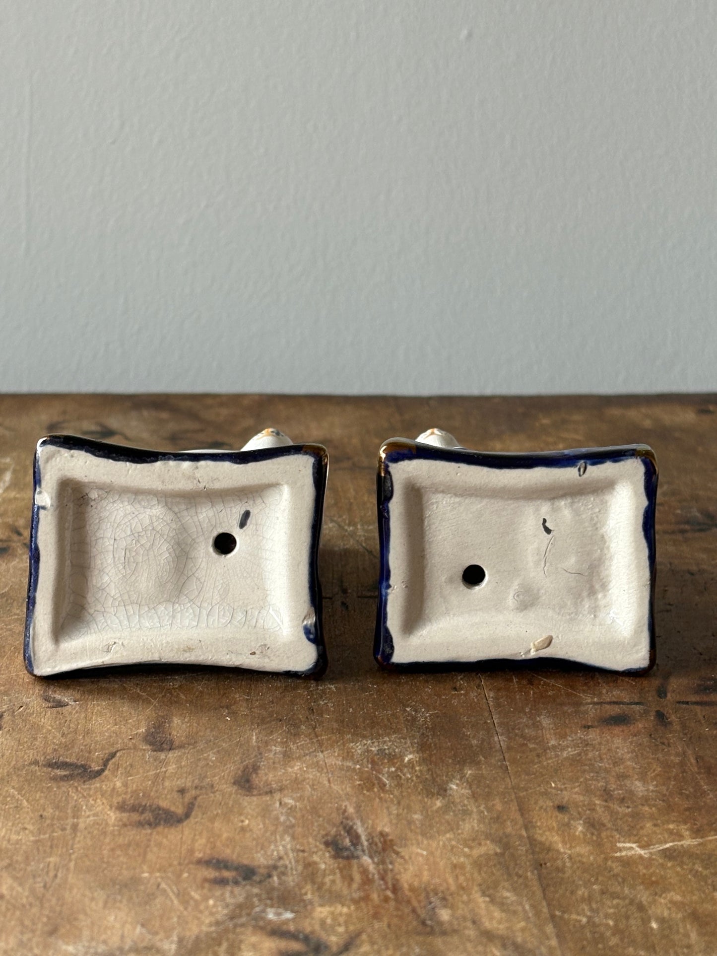 vintage Staffordshire mantel cats - set of 2