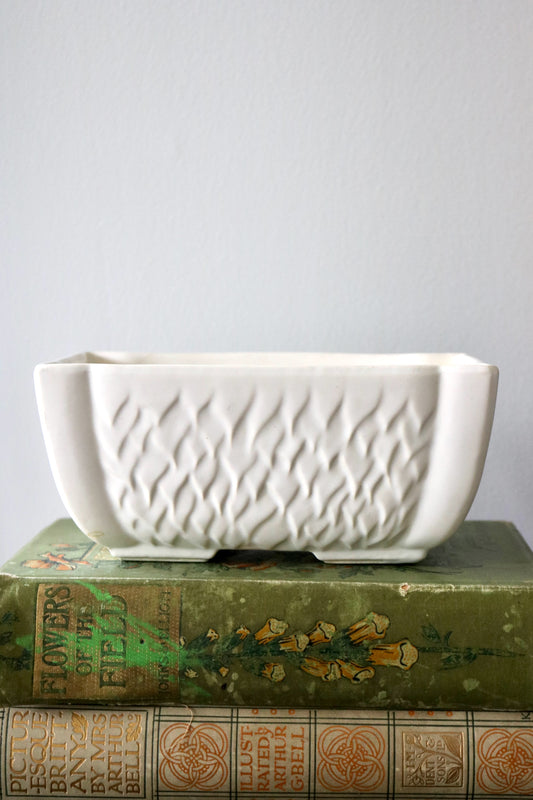 VIntage ivory white Hull planter