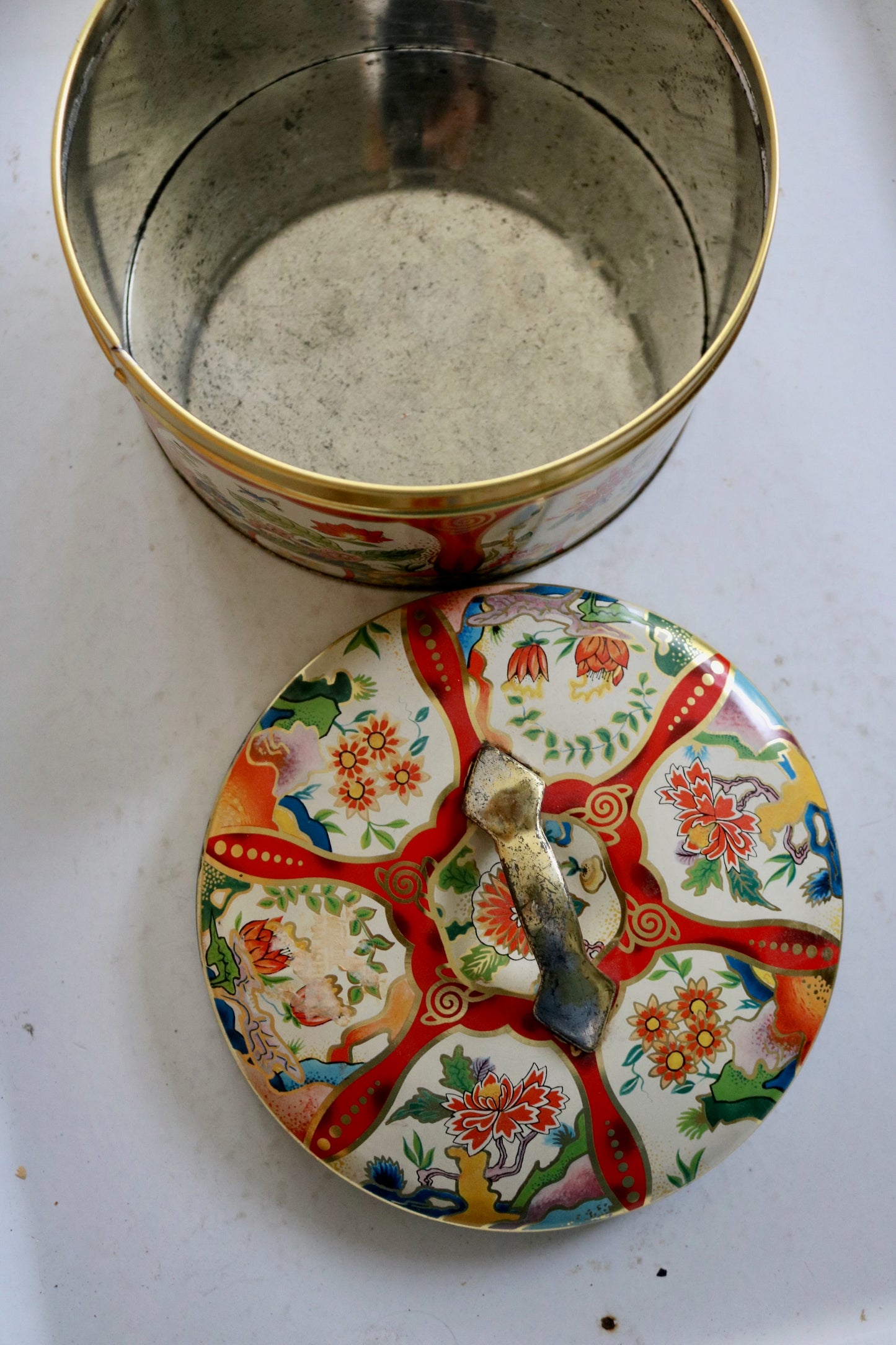 vintage Scottish biscuit cookie tin