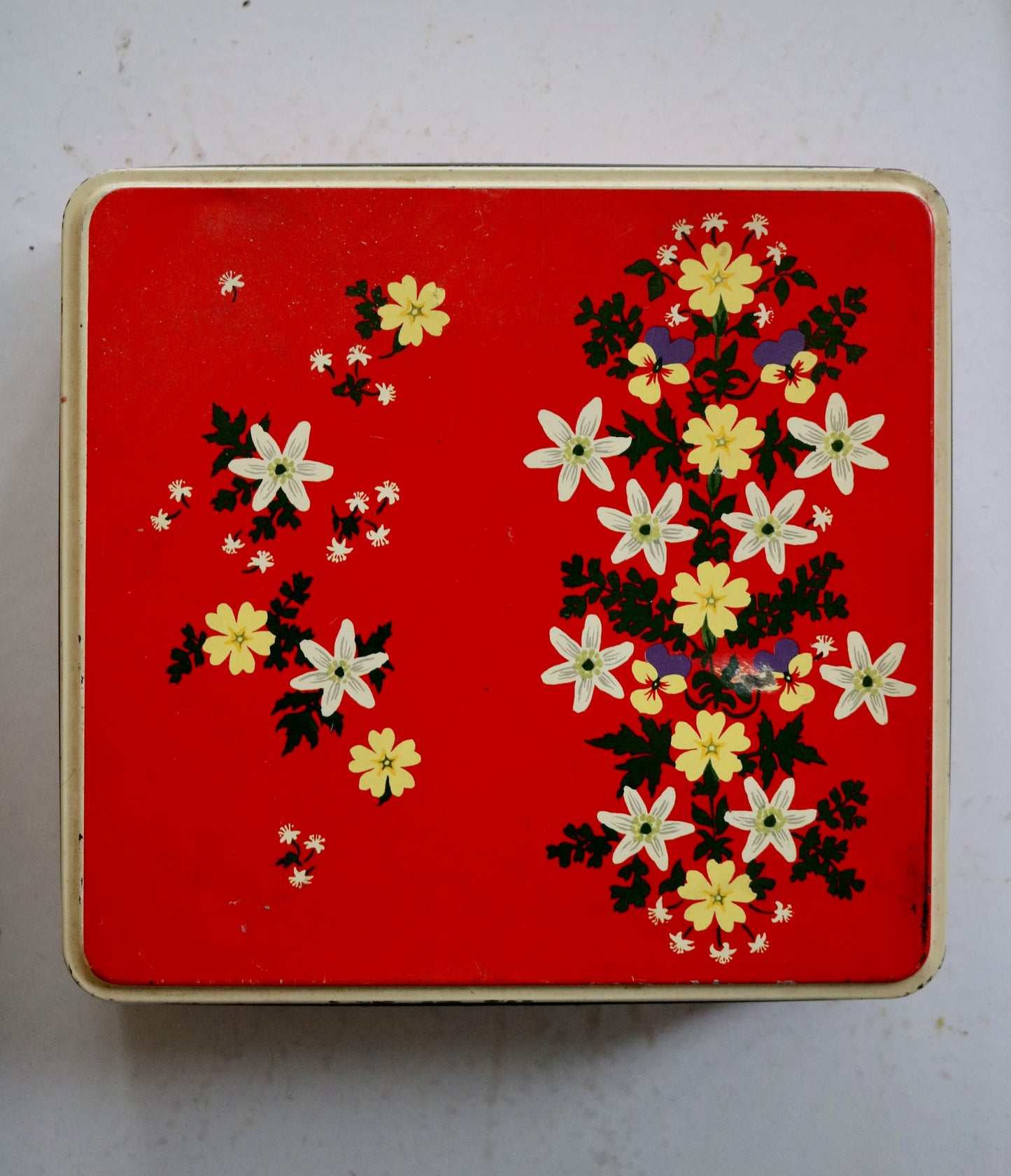 vintage floral cookie tin