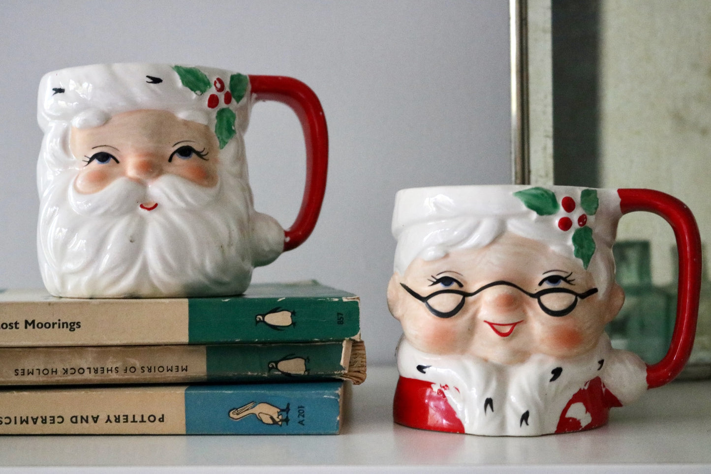 vintage Santa and Mrs. Claus mug set