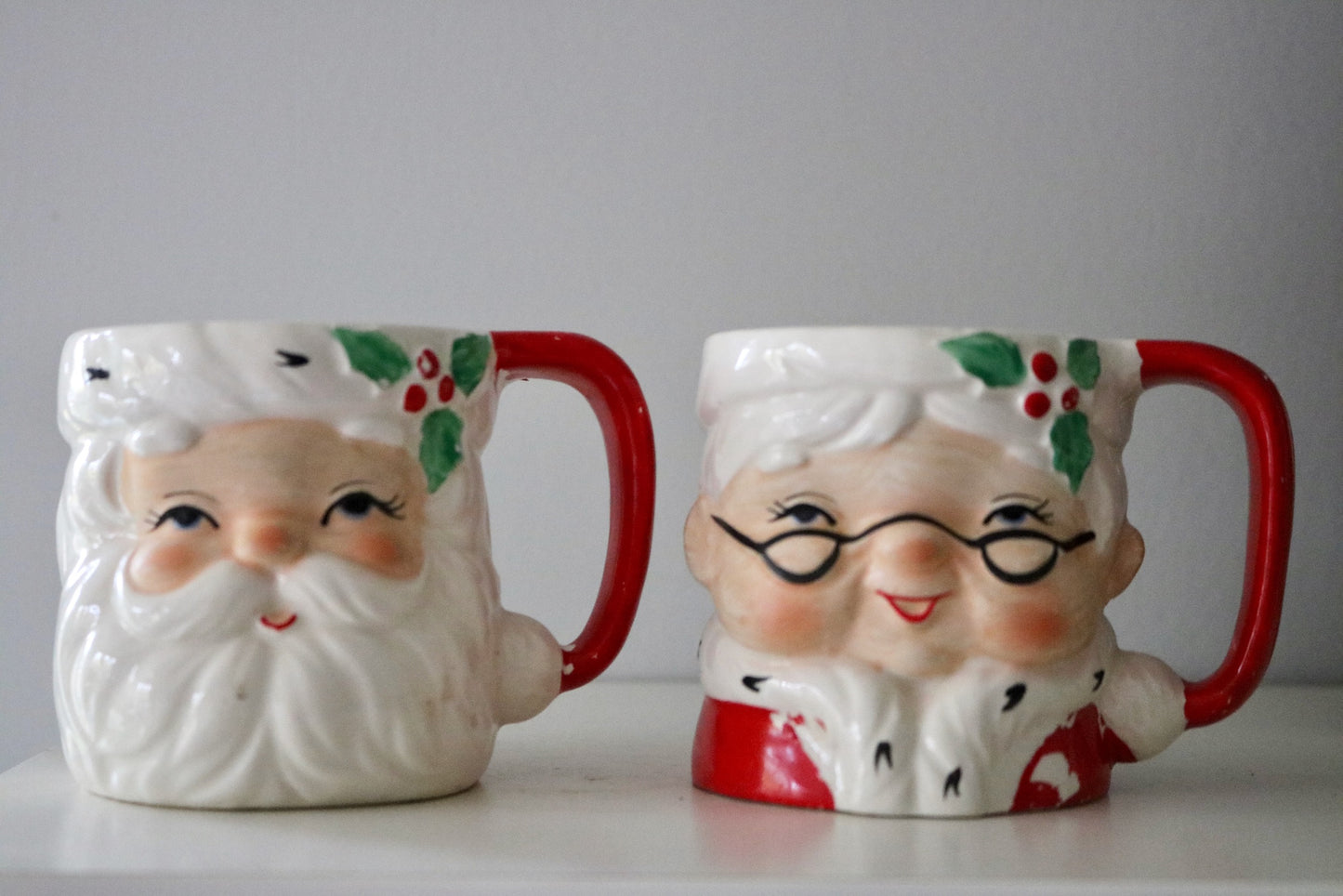 vintage Santa and Mrs. Claus mug set