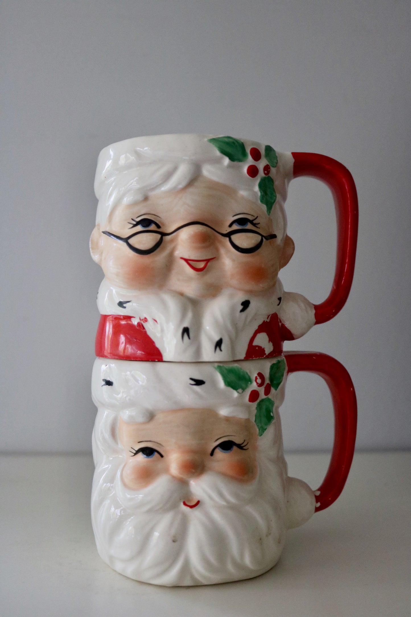 vintage Santa and Mrs. Claus mug set