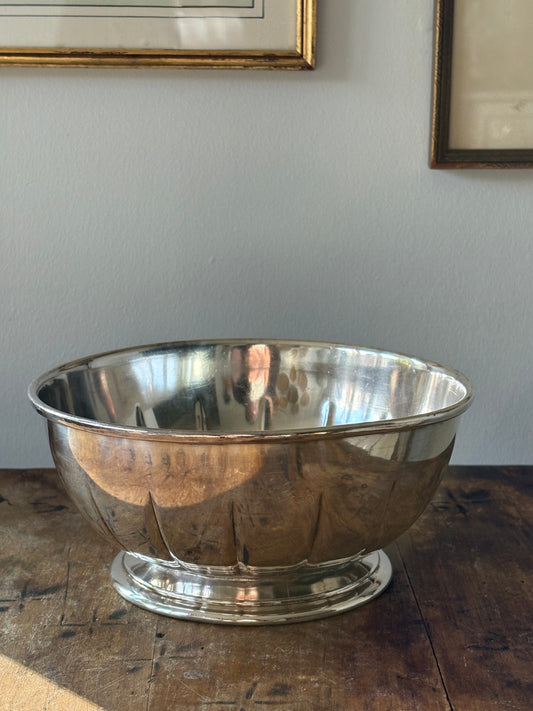 Silver plate footed bowl 'W.M.A Rogers'