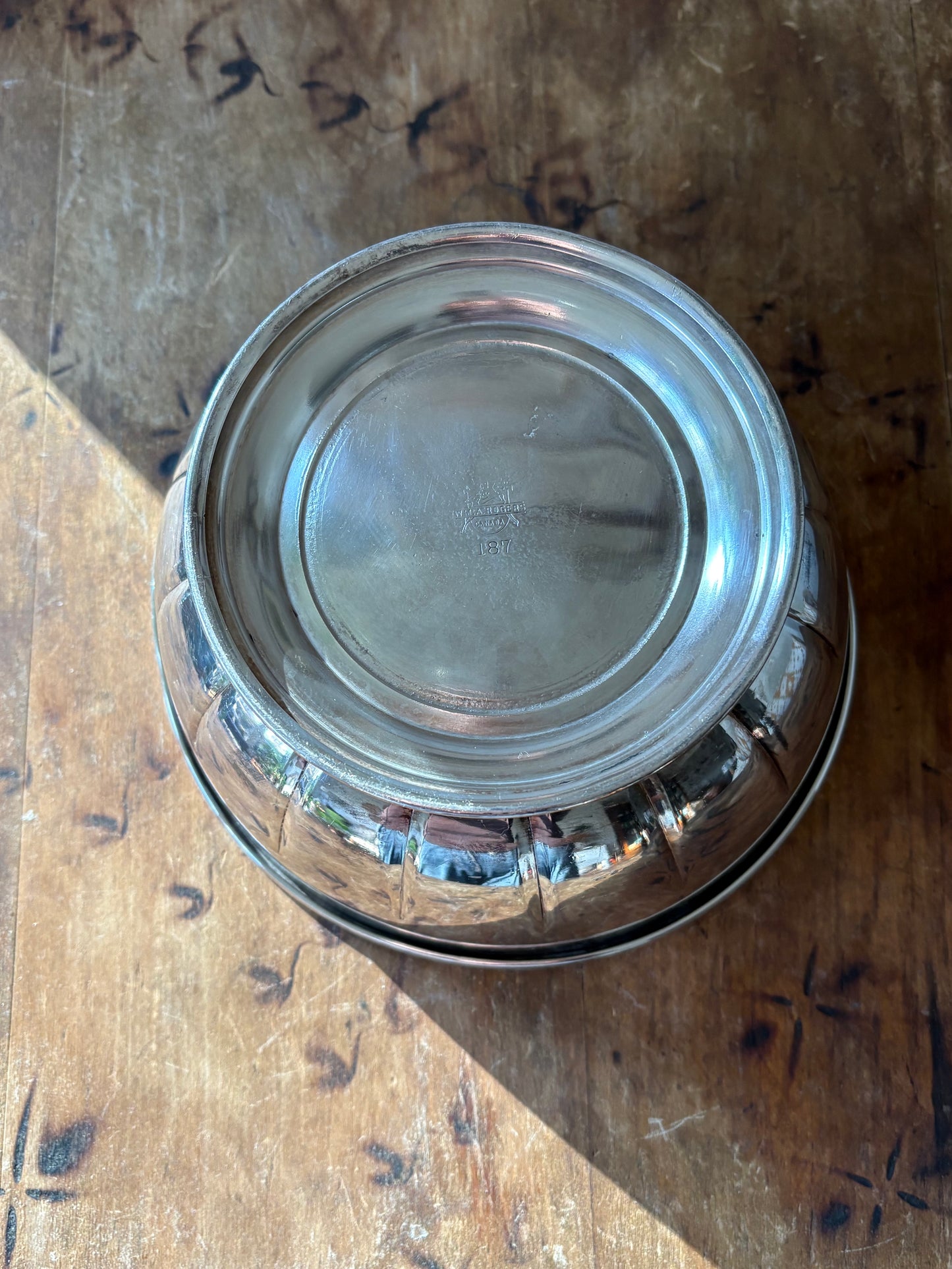 Silver plate footed bowl 'W.M.A Rogers'