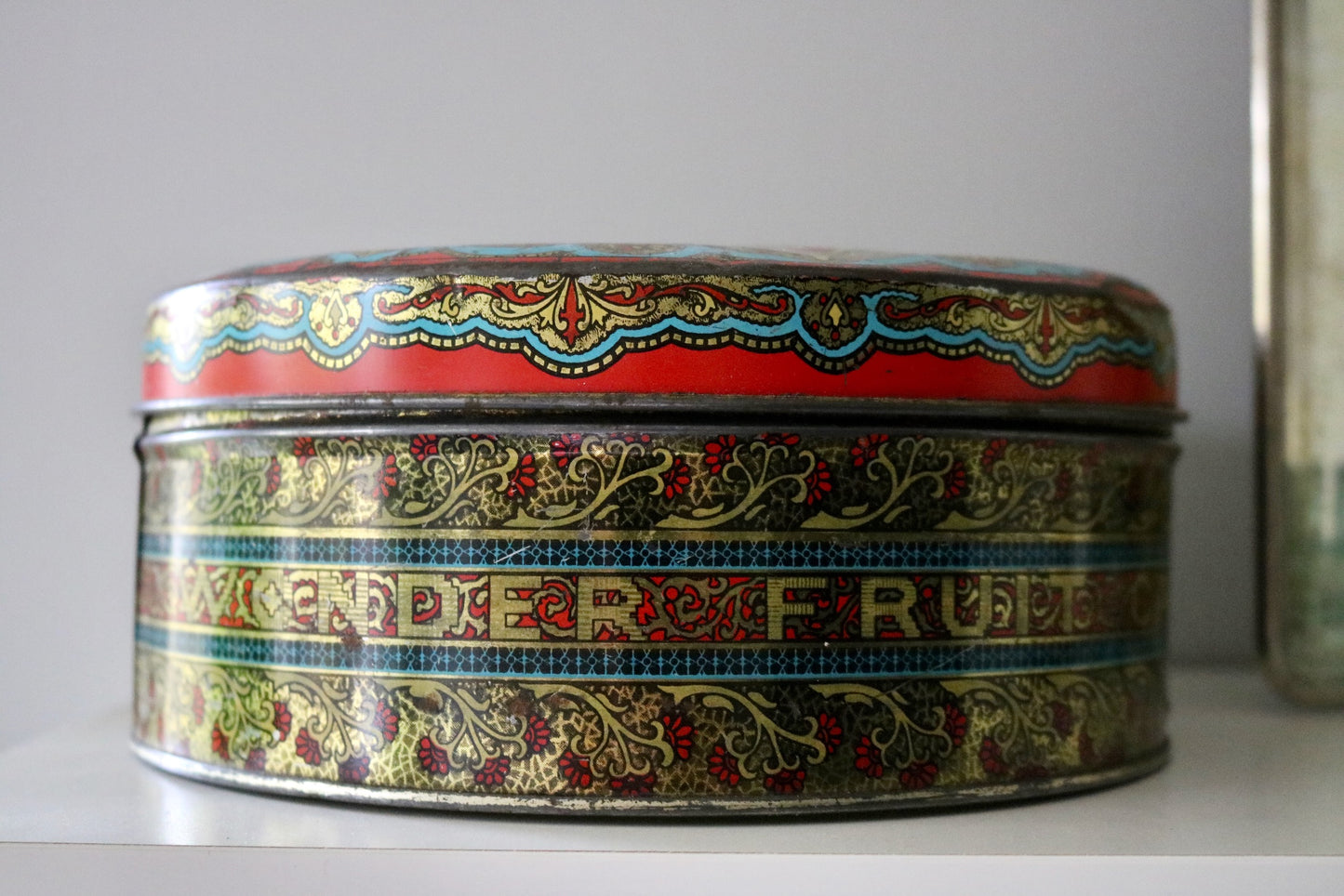 Vintage Wonder Christmas Fruit Cake tin