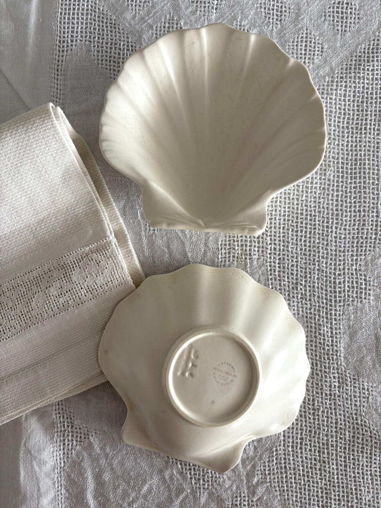 Vintage Wedgwood Etruria and Barlaston shell shaped dish