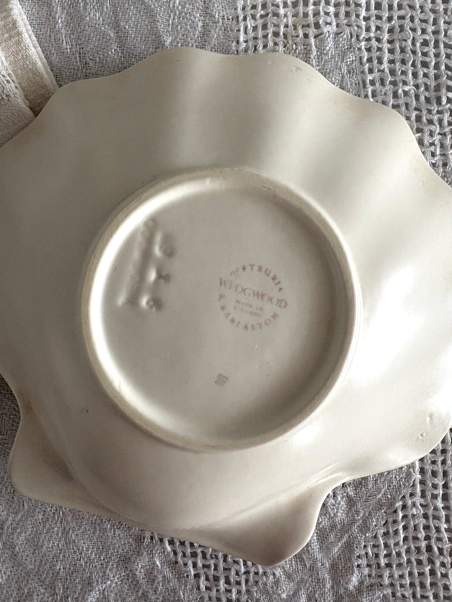 Vintage Wedgwood Etruria and Barlaston shell shaped dish