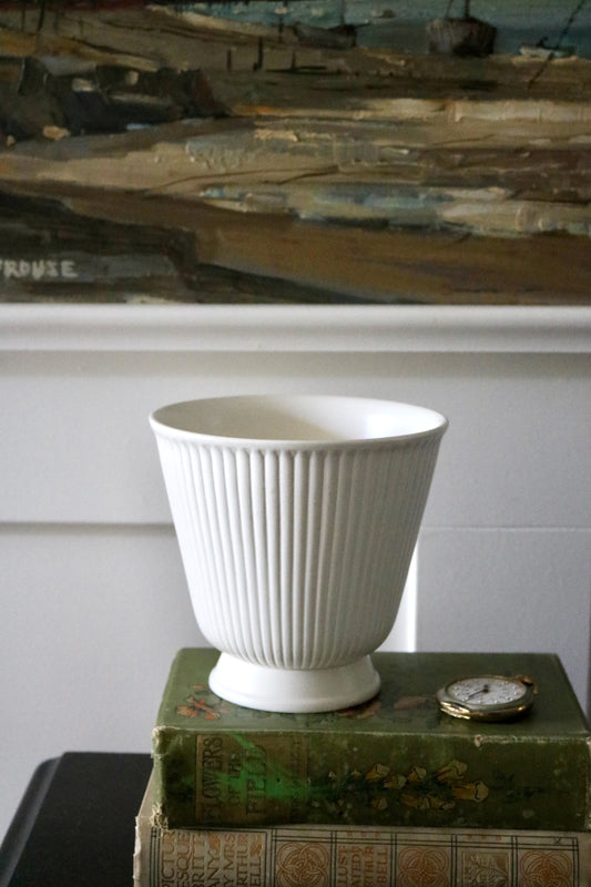 vintage Wedgwood Etruria & Barlaston Moonstone planter or vase