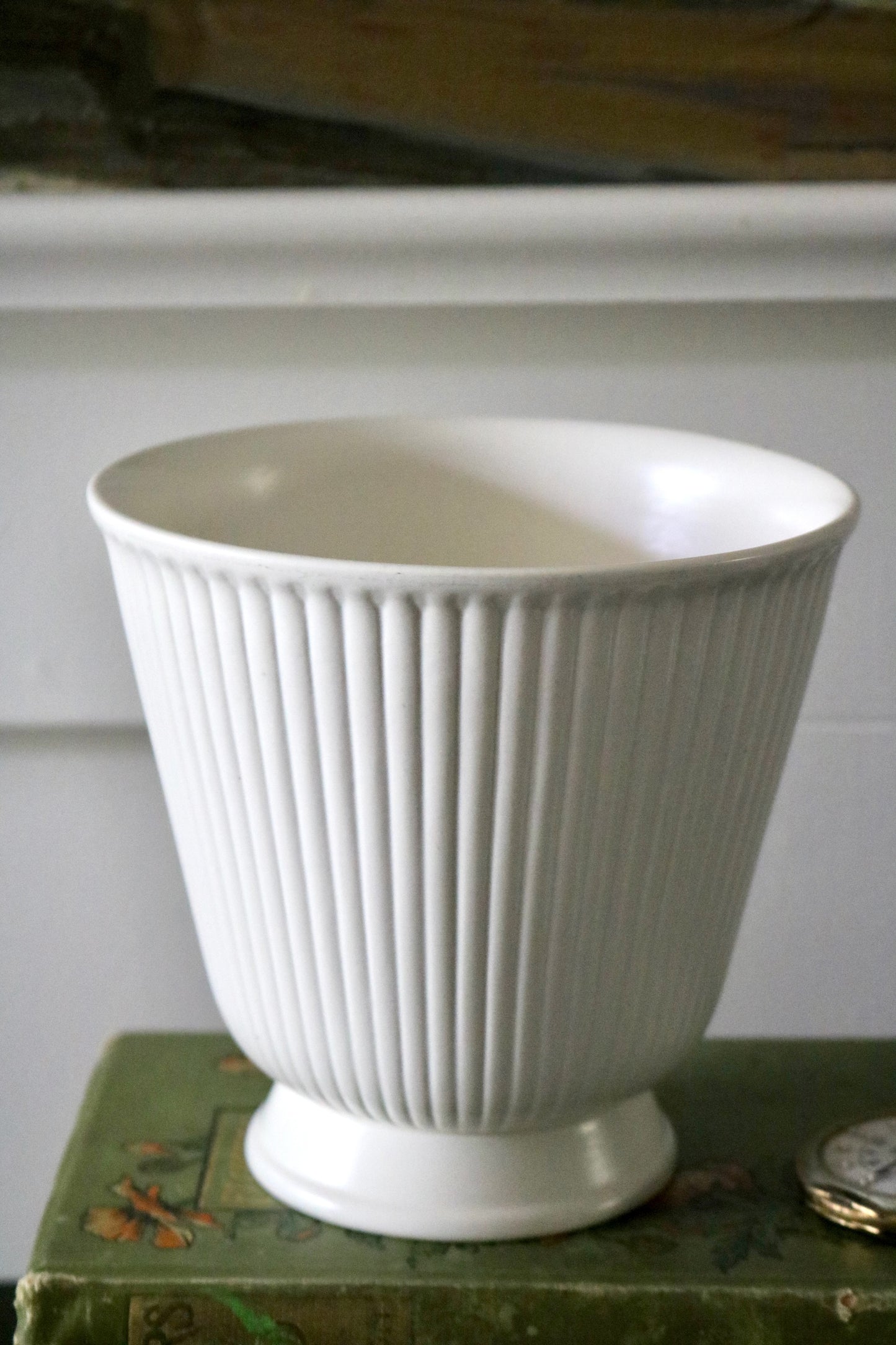 vintage Wedgwood Etruria & Barlaston Moonstone planter or vase